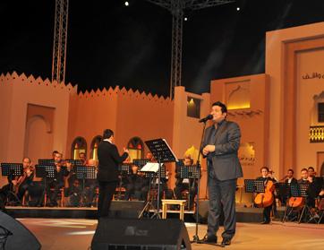 العبدللات والعراقي ينثران النغم الأصيل في سوق واقف